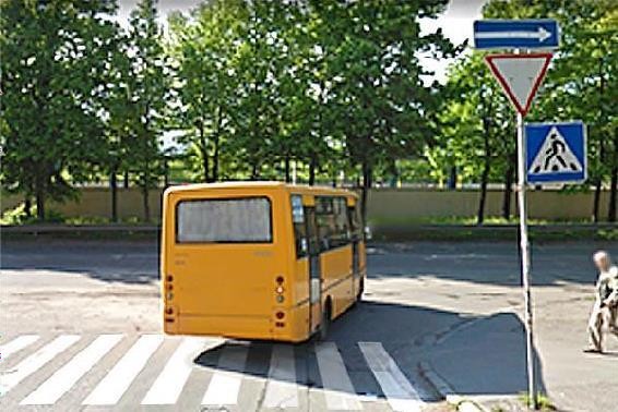 Чи дозволено Вам повернути ліворуч у дан